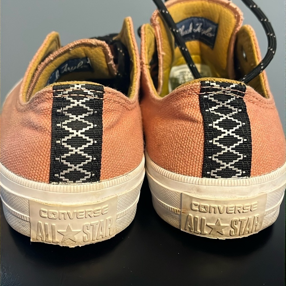 Chuck Taylor Converse with lunarlon, low top, peach with black laces, size 8.5 - Picture 6 of 12